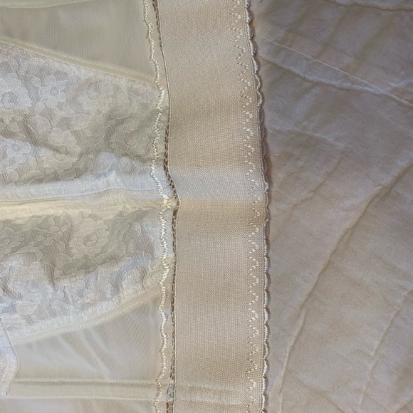 1971 Playtex bra, size 36B white - Picture 7 of 10